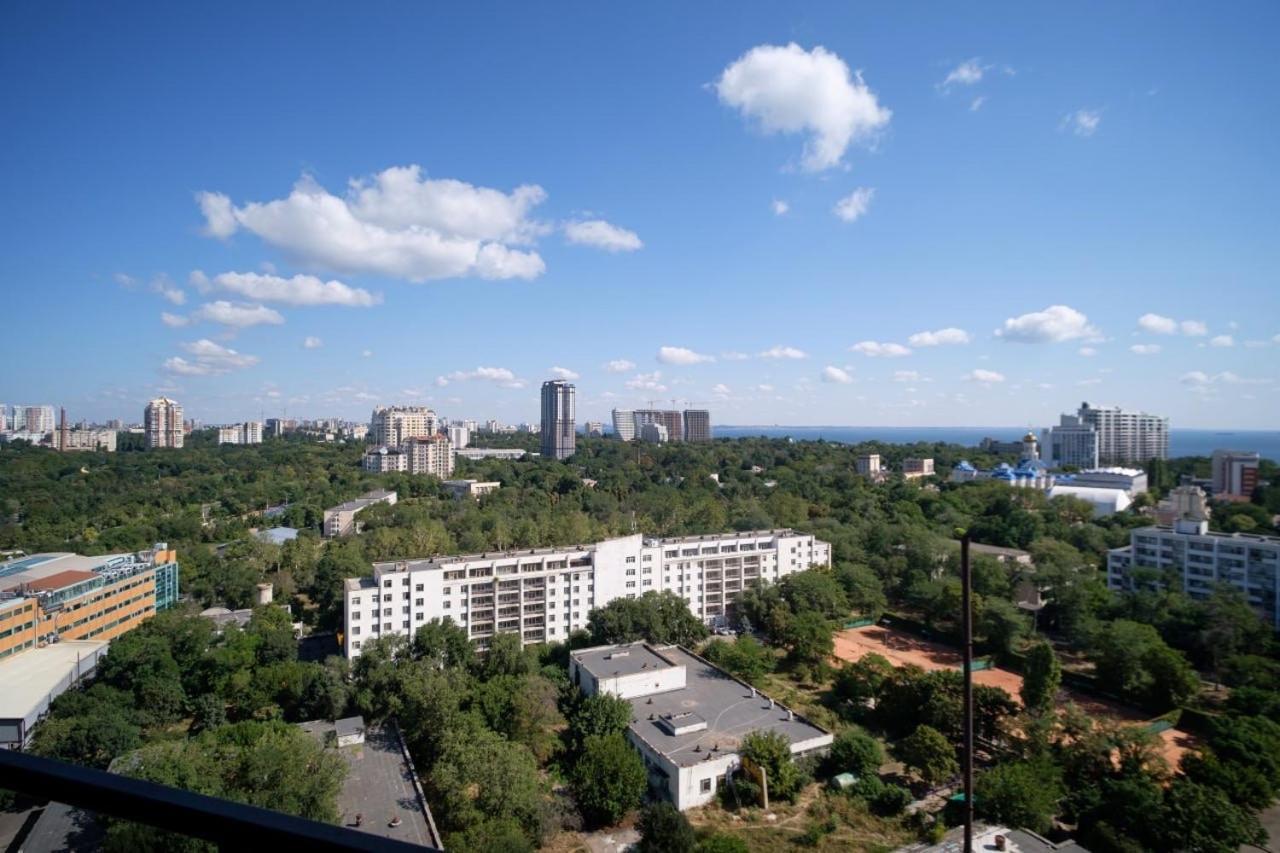 Apartments On Marshala Govorova Odessa Buitenkant foto
